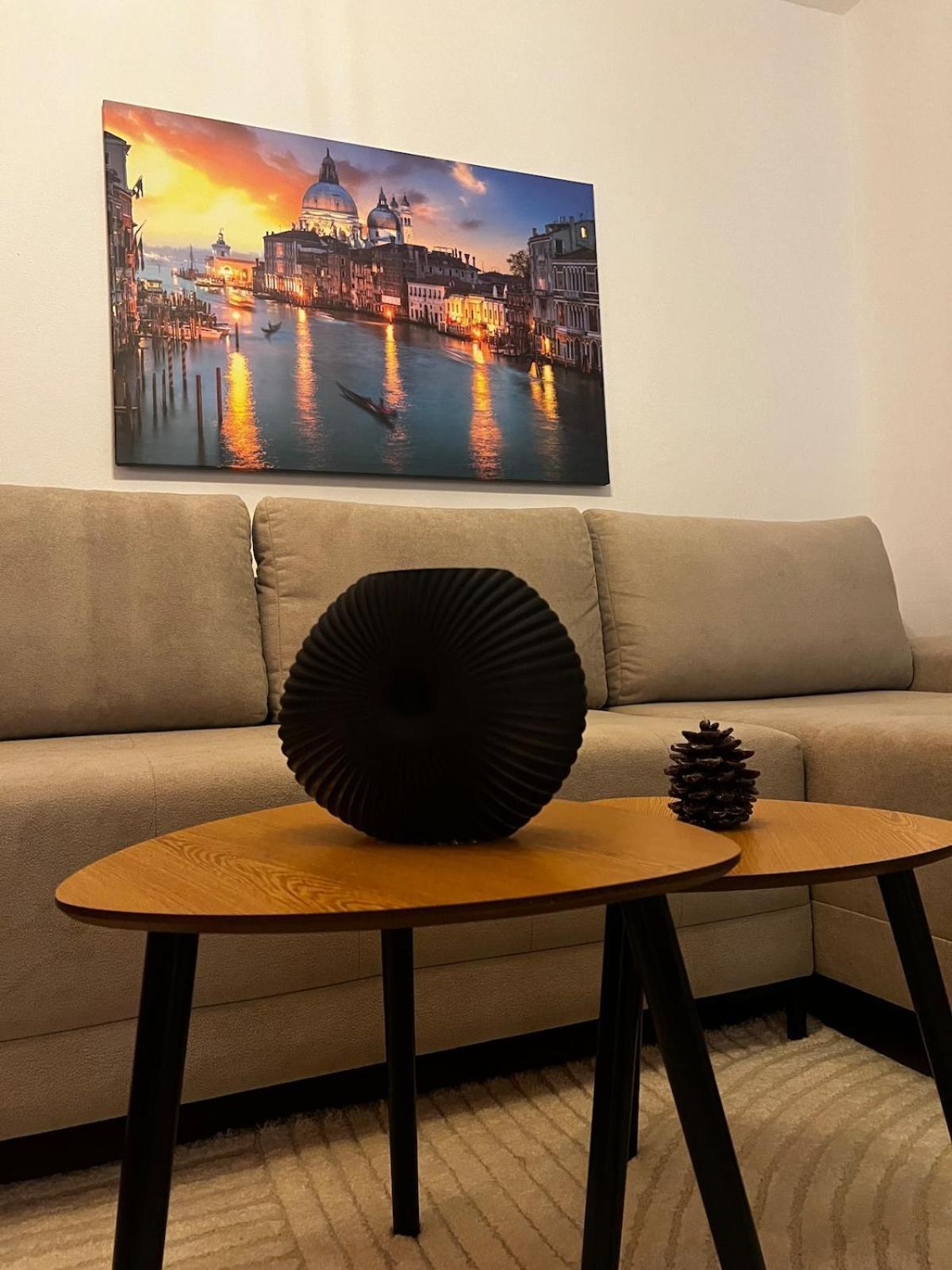 Appartamento Cozy Sunny Flat In Quiet Spot Dachau Esterno foto