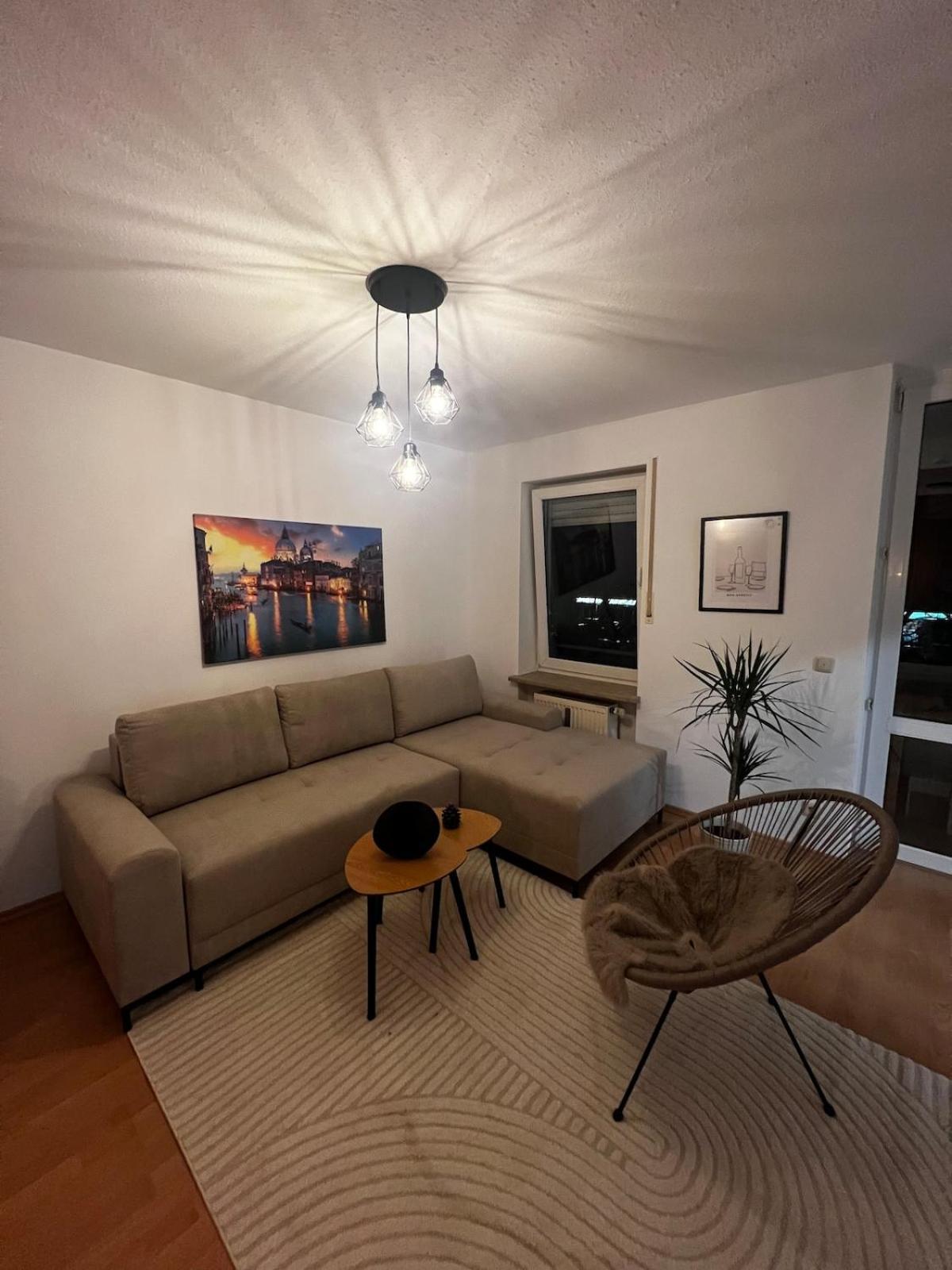 Appartamento Cozy Sunny Flat In Quiet Spot Dachau Esterno foto