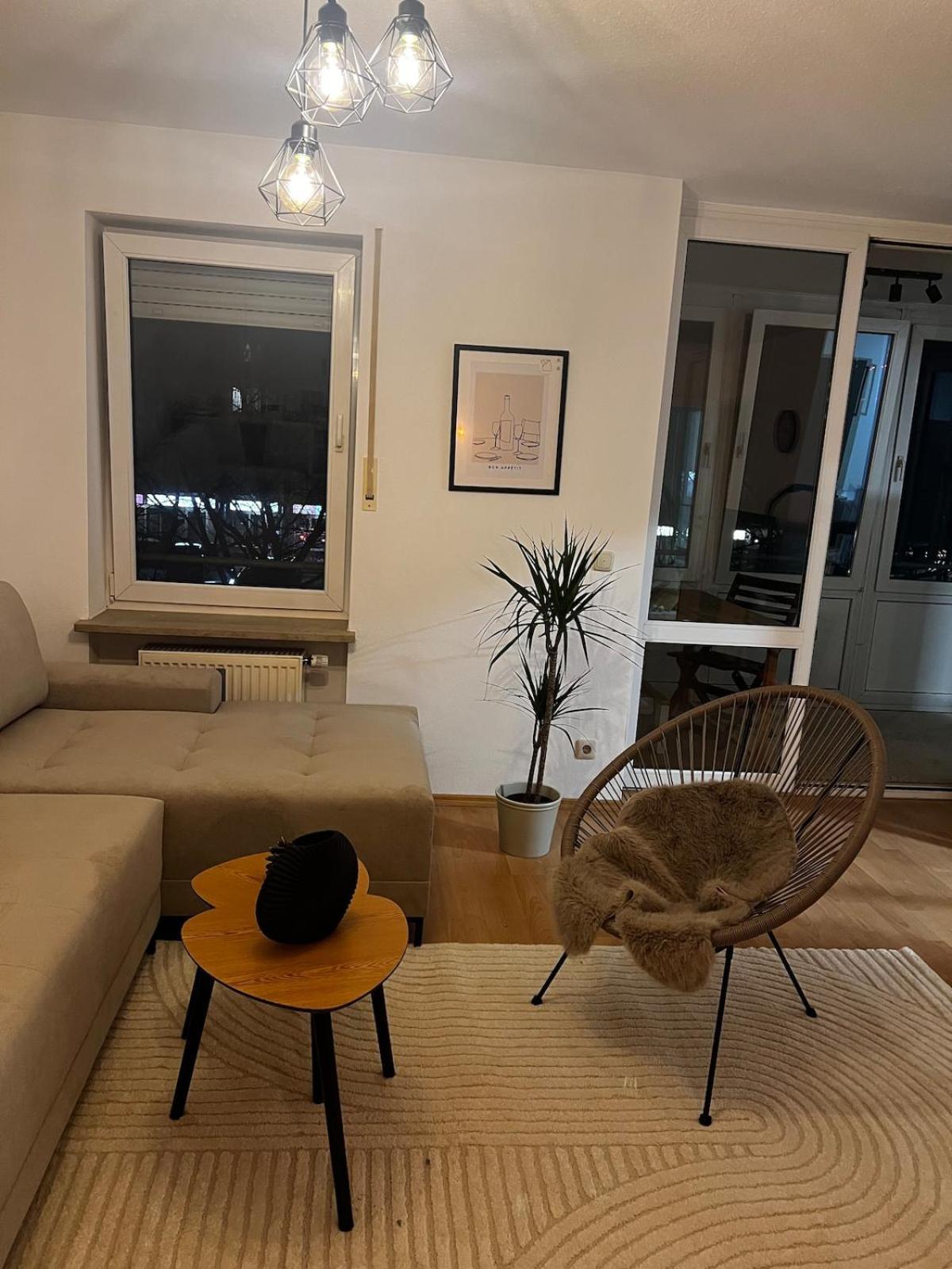 Appartamento Cozy Sunny Flat In Quiet Spot Dachau Esterno foto