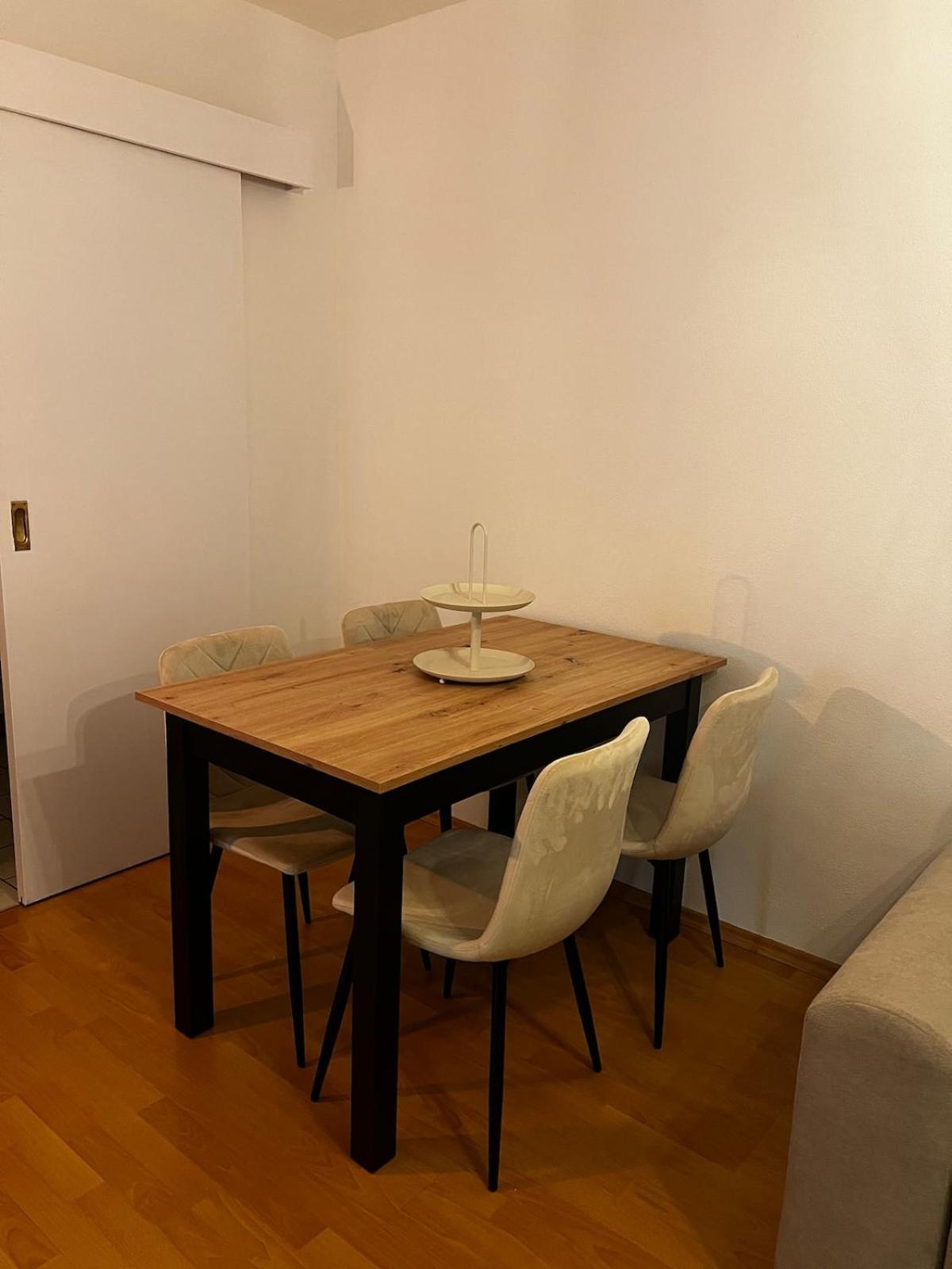Appartamento Cozy Sunny Flat In Quiet Spot Dachau Esterno foto